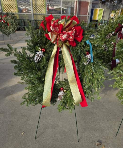 18" Wreath on Easel
